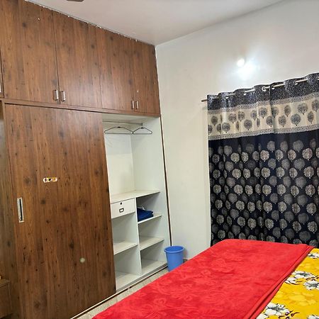 King Sized Bedroom & Kitchen for Decent Couples & Families Mysore Εξωτερικό φωτογραφία