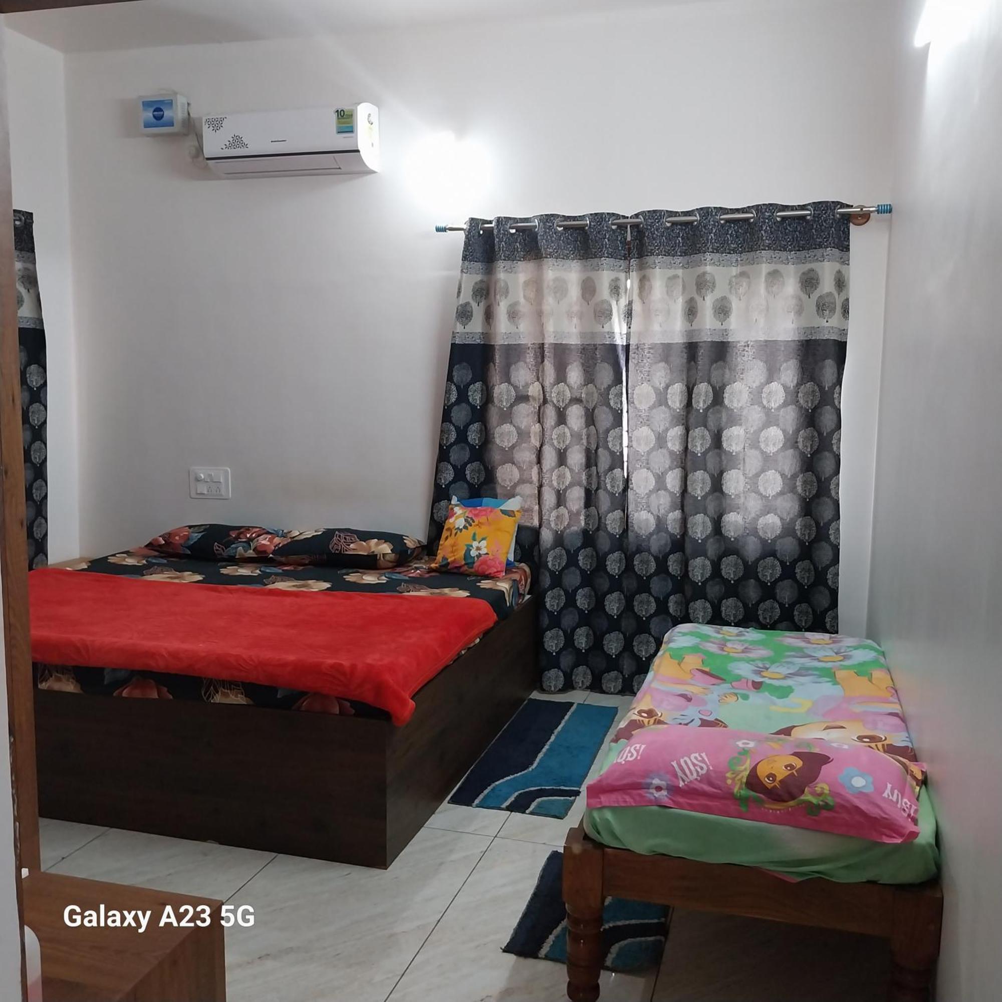 King Sized Bedroom & Kitchen for Decent Couples & Families Mysore Εξωτερικό φωτογραφία