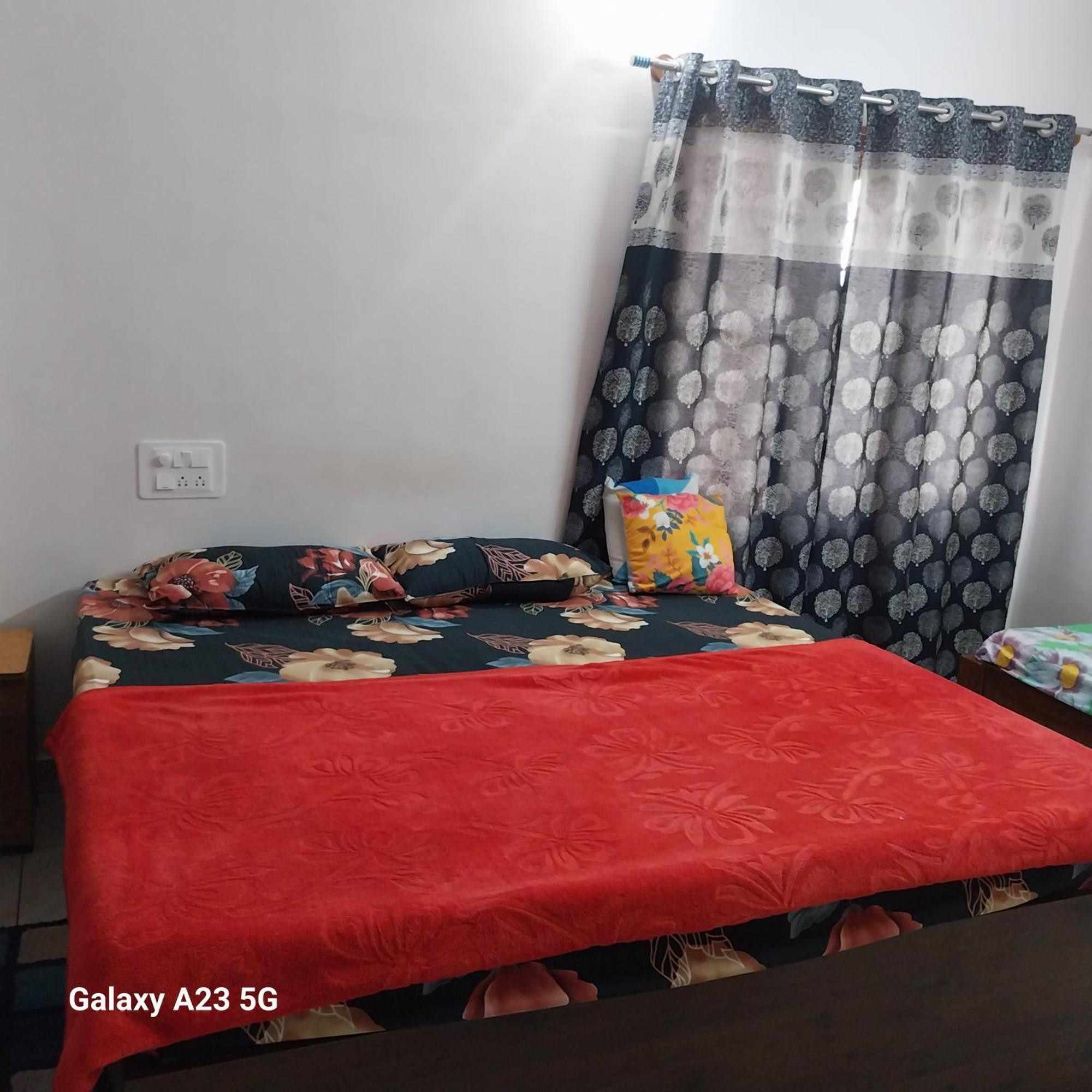 King Sized Bedroom & Kitchen for Decent Couples & Families Mysore Εξωτερικό φωτογραφία